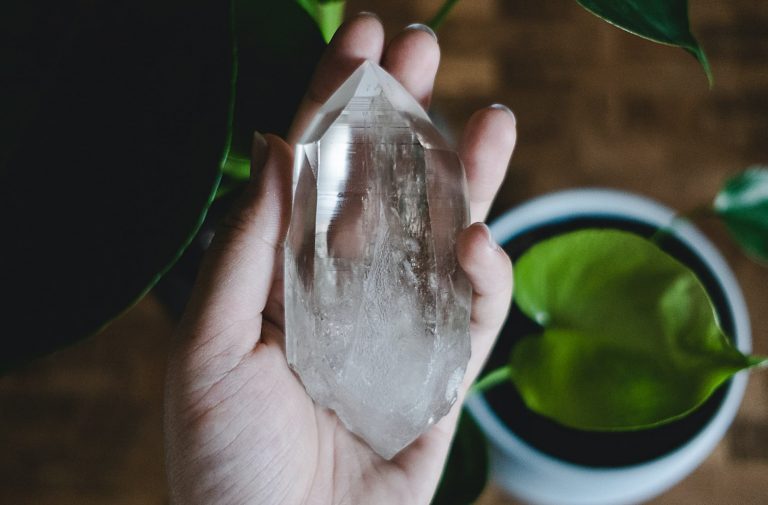 Read more about the article 6 Best Crystals For Gaining Clarity